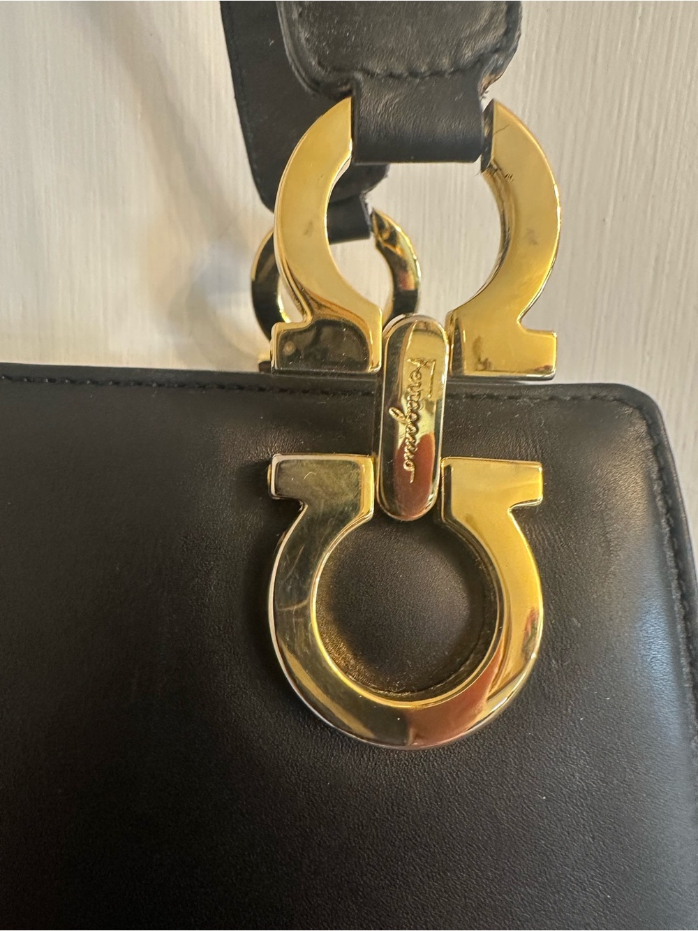Ferragamo Gancini Black Leather Tote Purse Gold Large 2 Handle Structured Y2K - Picture 3 of 15
